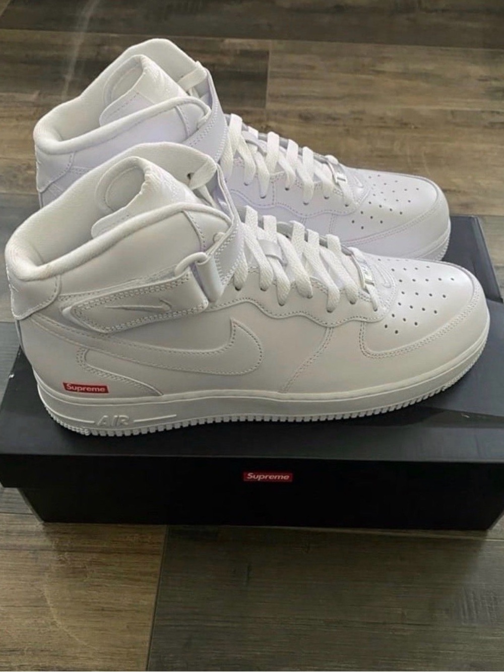 Men’s Supreme Nike Air Force One Sneakers, Size 11, NIB